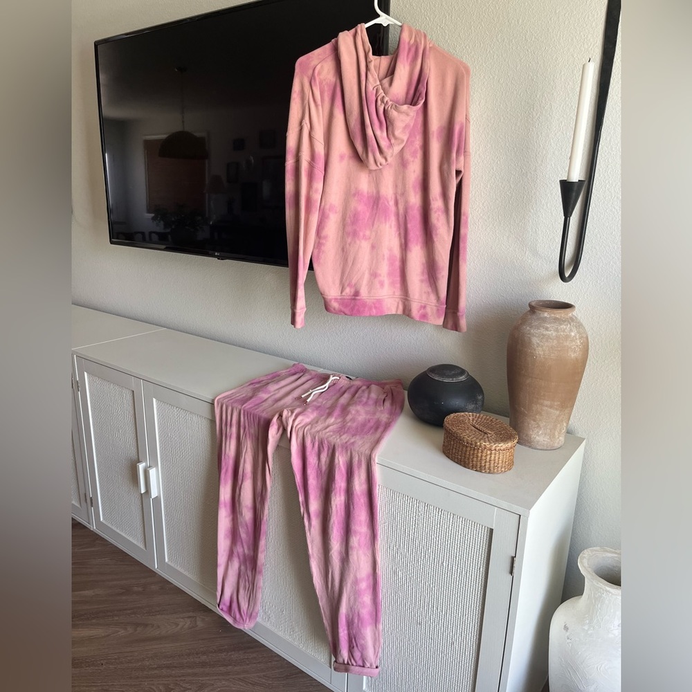 Volcom faded mauve fleece set